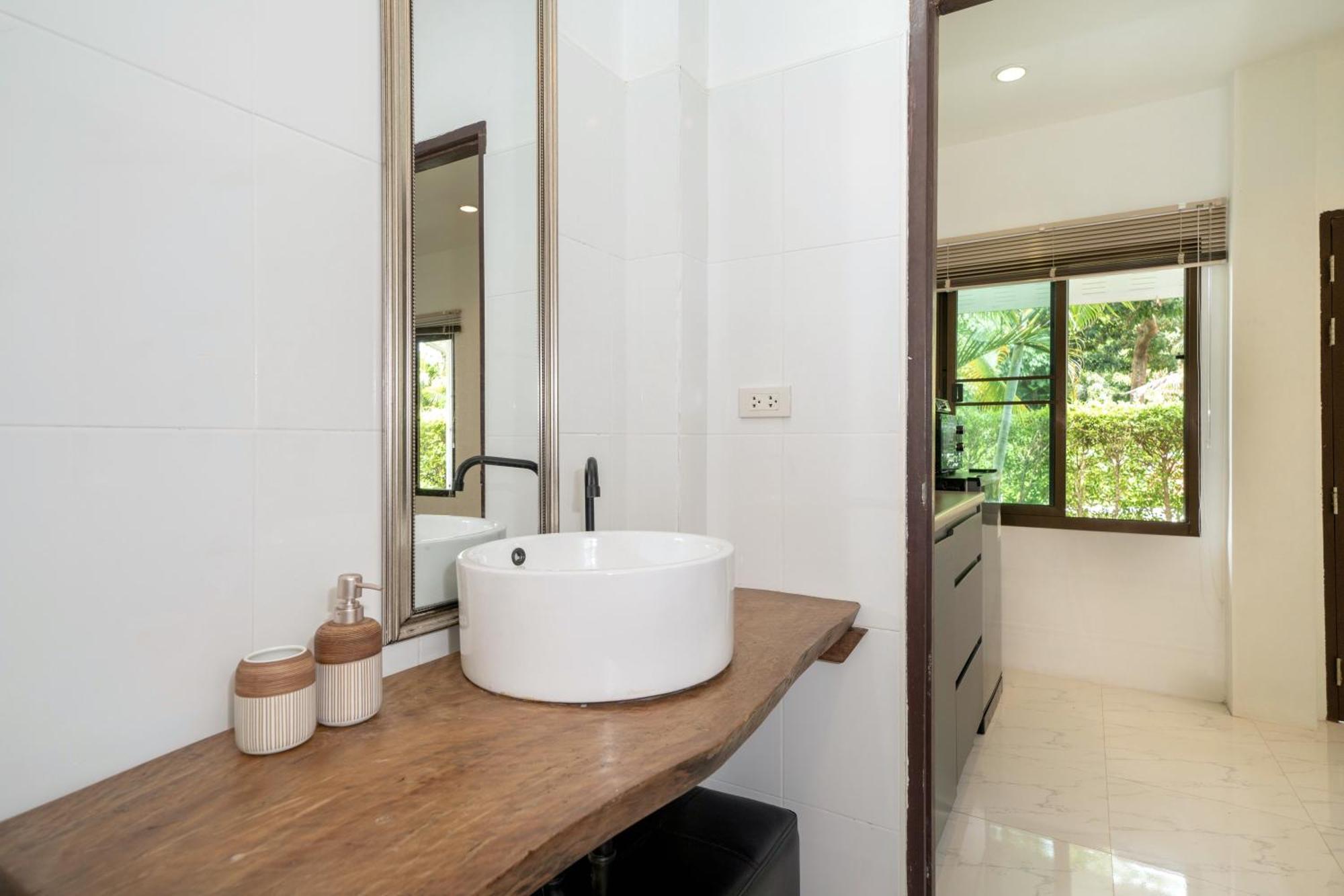 Oxavia Garden Oasis In Nai Harn - Your Private Tropical Garden With 3 Cabins And Jacuzzi Rawai Экстерьер фото